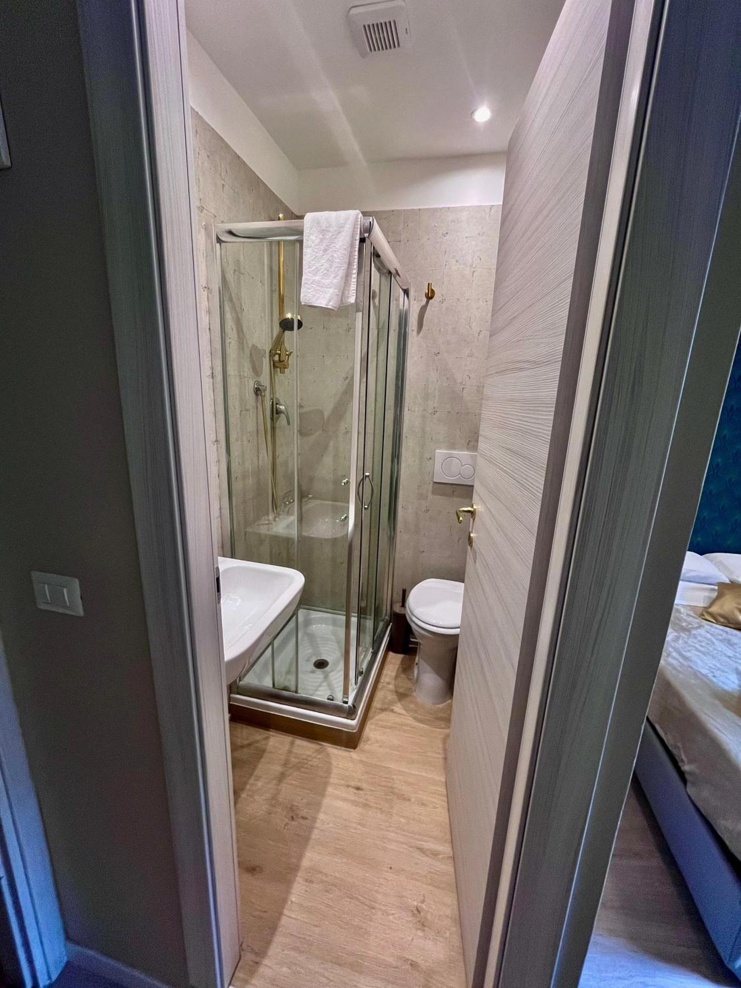 Domus Tiberina Hotel 2*