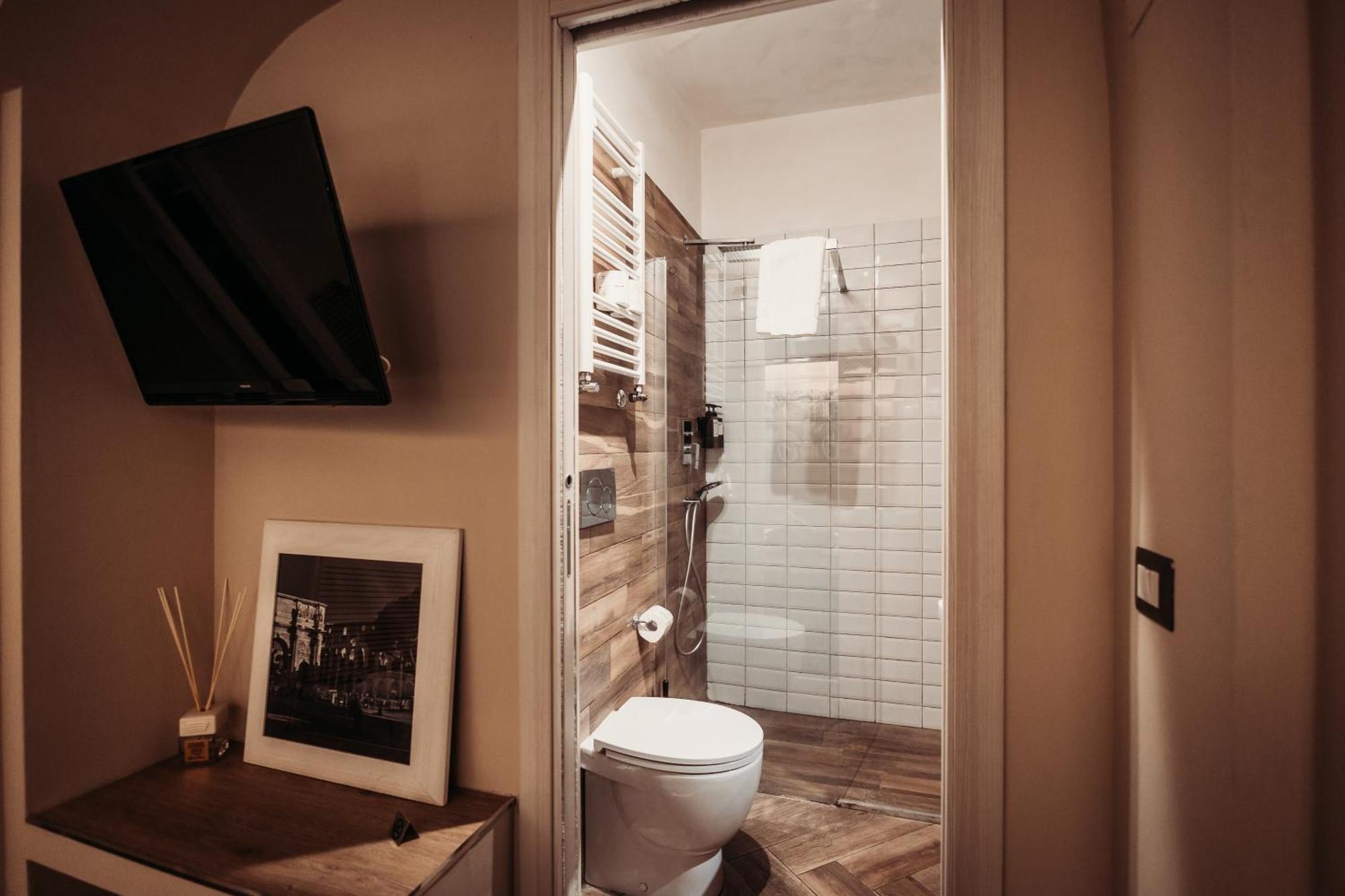 Domus Tiberina Hotel 2*